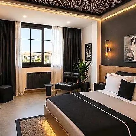The Local House 5*