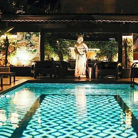 The Local House 5*